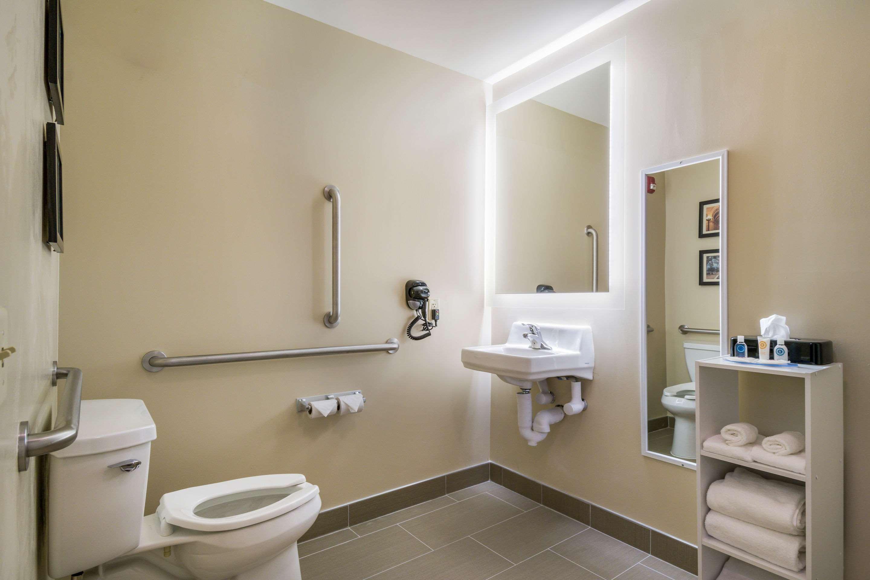 Comfort Inn & Suites Harrisburg - Hershey West Εξωτερικό φωτογραφία