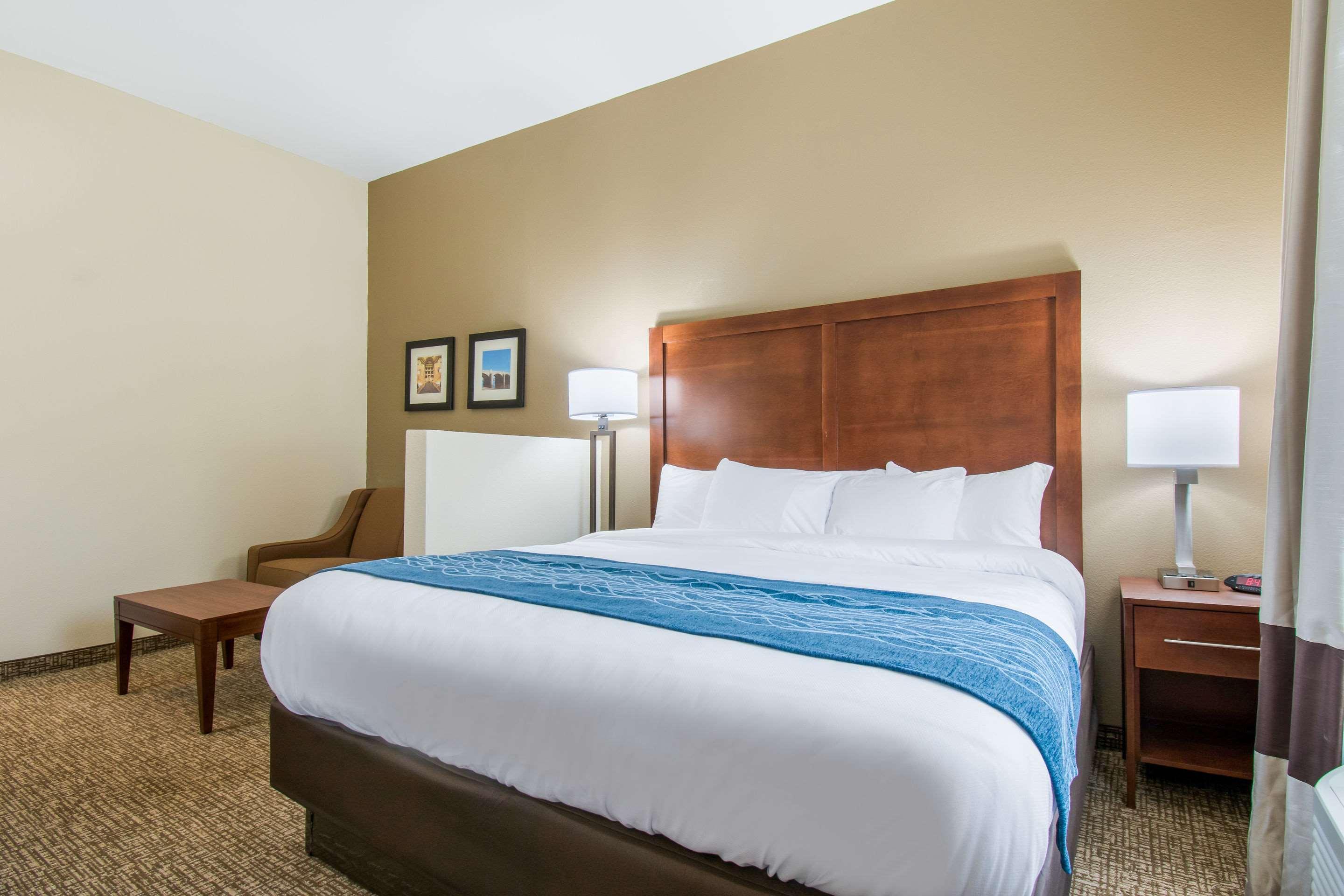 Comfort Inn & Suites Harrisburg - Hershey West Εξωτερικό φωτογραφία