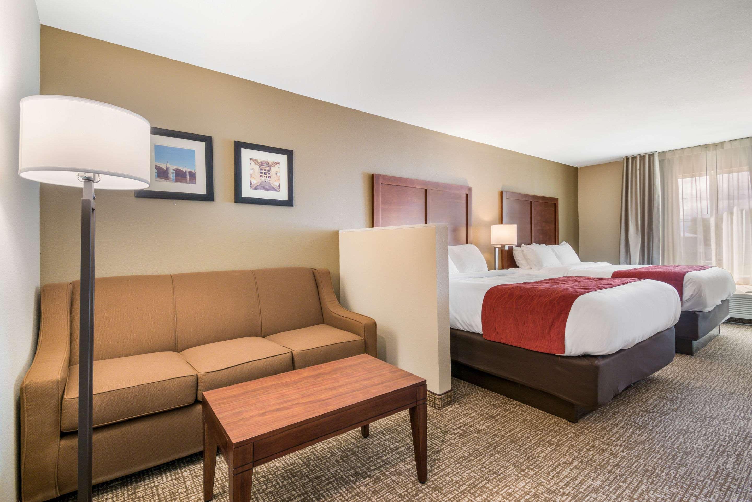 Comfort Inn & Suites Harrisburg - Hershey West Εξωτερικό φωτογραφία