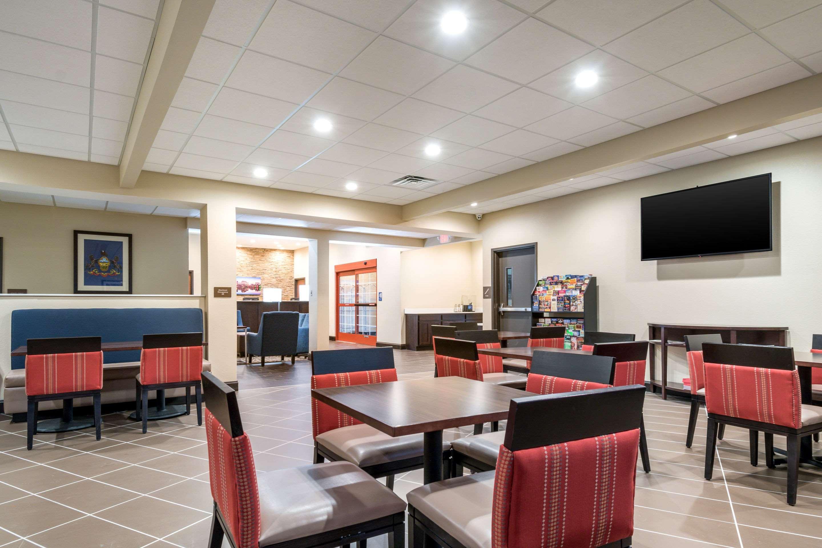 Comfort Inn & Suites Harrisburg - Hershey West Εξωτερικό φωτογραφία