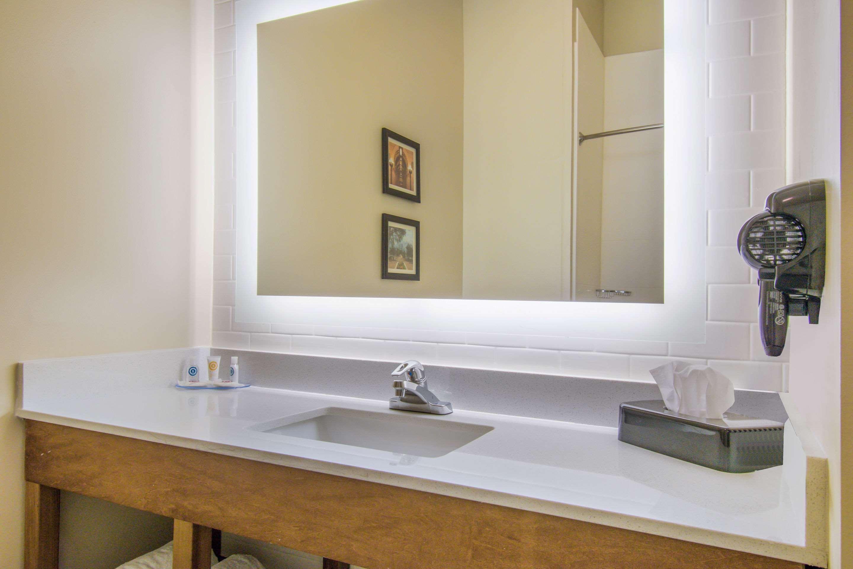 Comfort Inn & Suites Harrisburg - Hershey West Εξωτερικό φωτογραφία