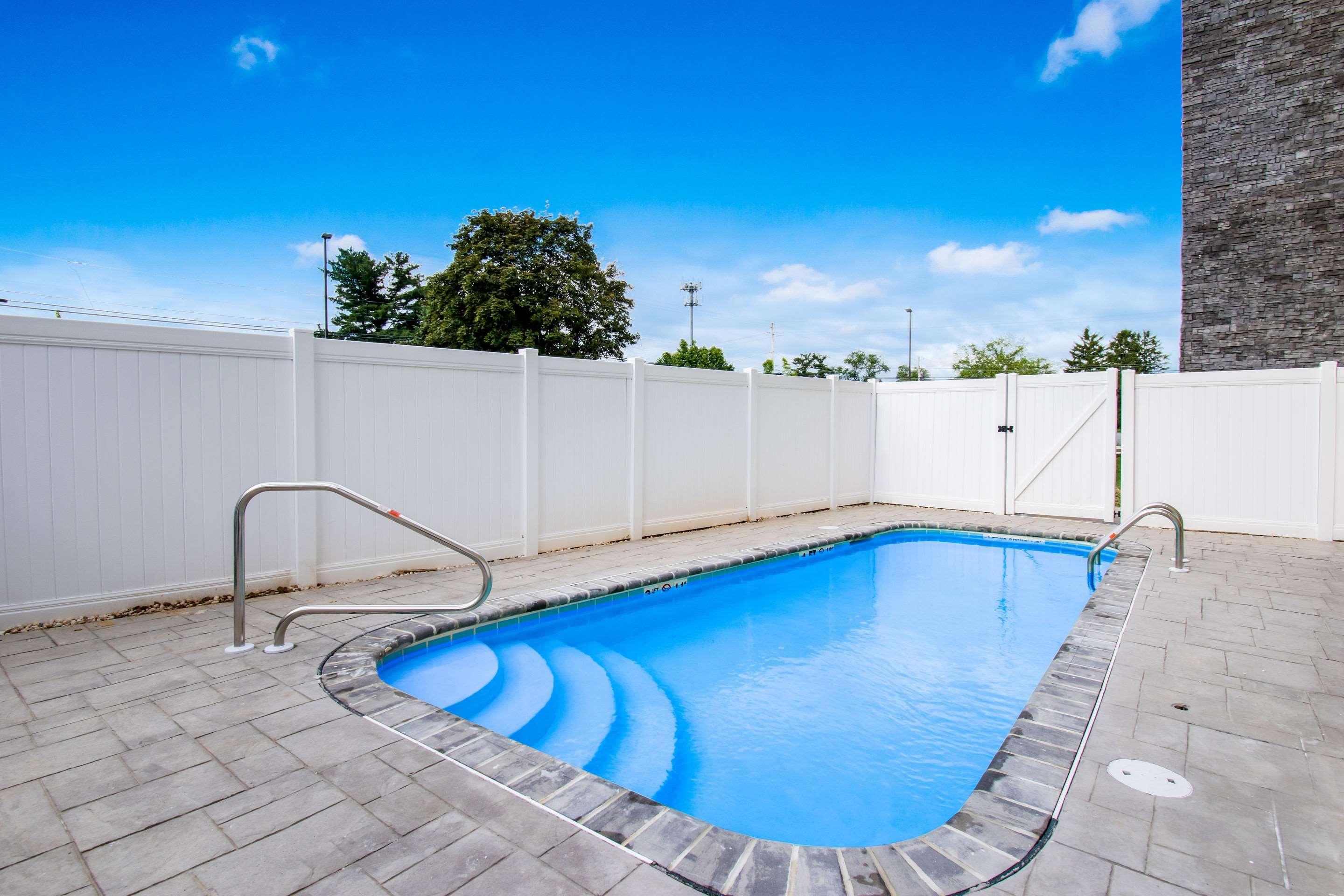 Comfort Inn & Suites Harrisburg - Hershey West Εξωτερικό φωτογραφία