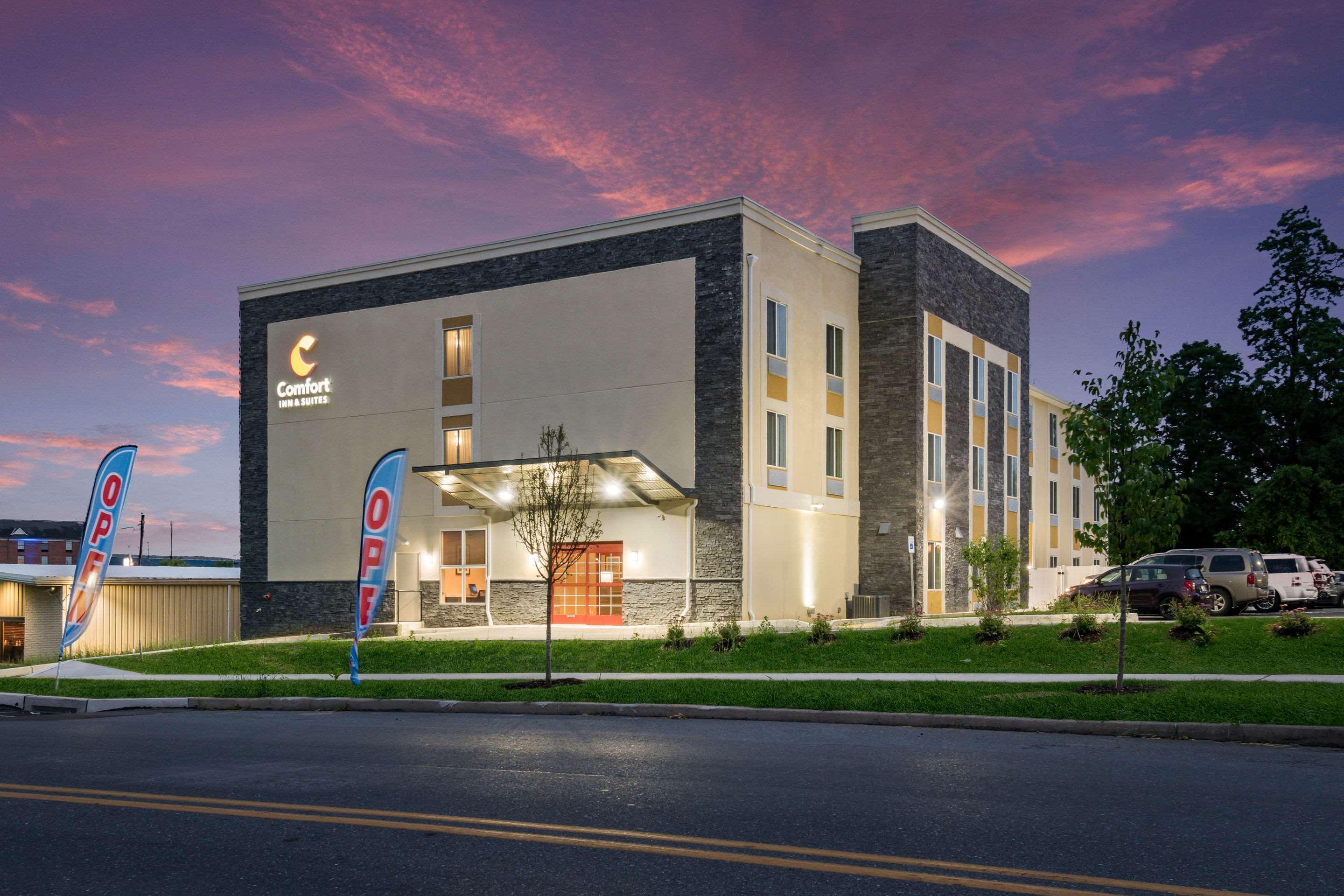 Comfort Inn & Suites Harrisburg - Hershey West Εξωτερικό φωτογραφία
