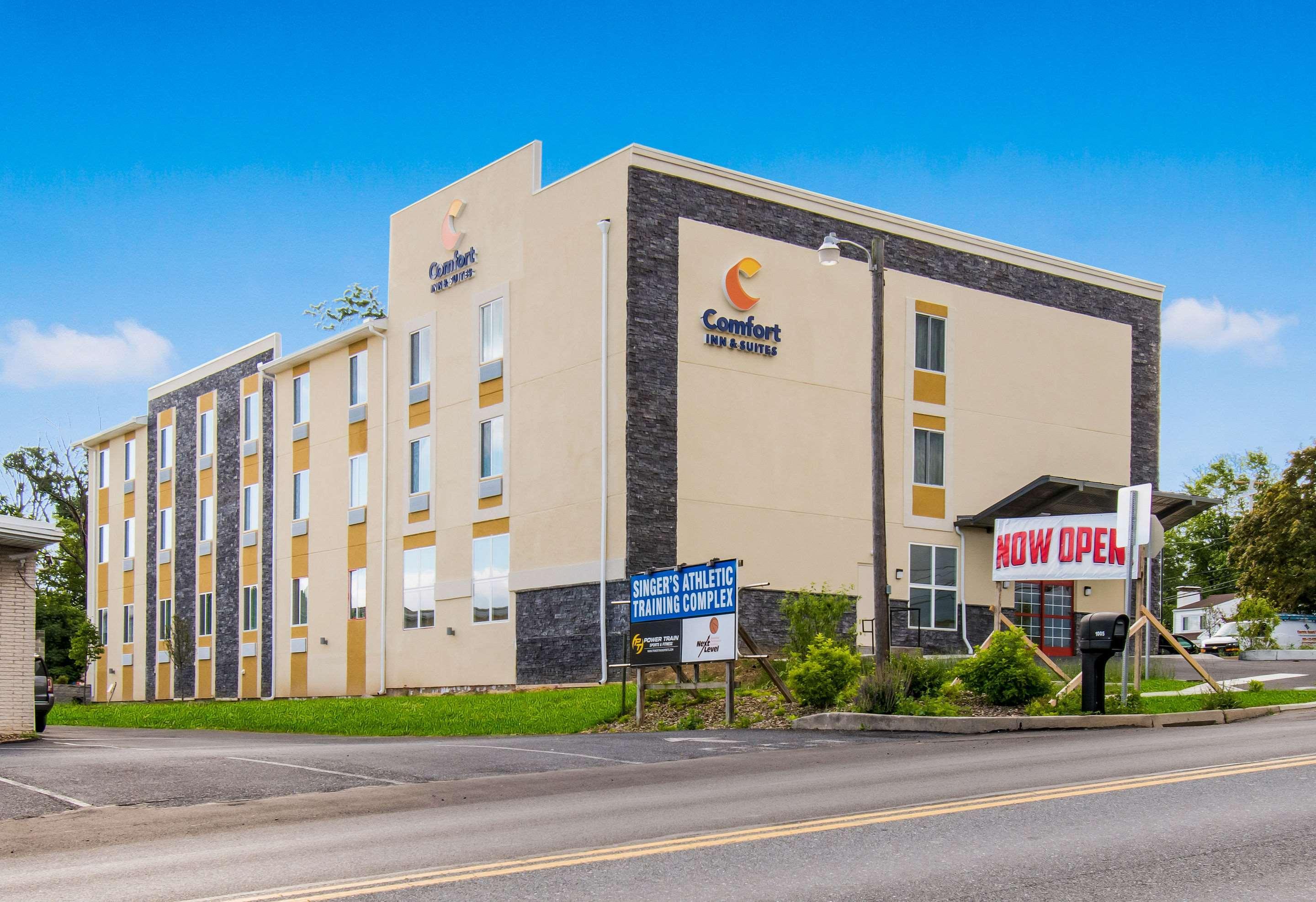 Comfort Inn & Suites Harrisburg - Hershey West Εξωτερικό φωτογραφία