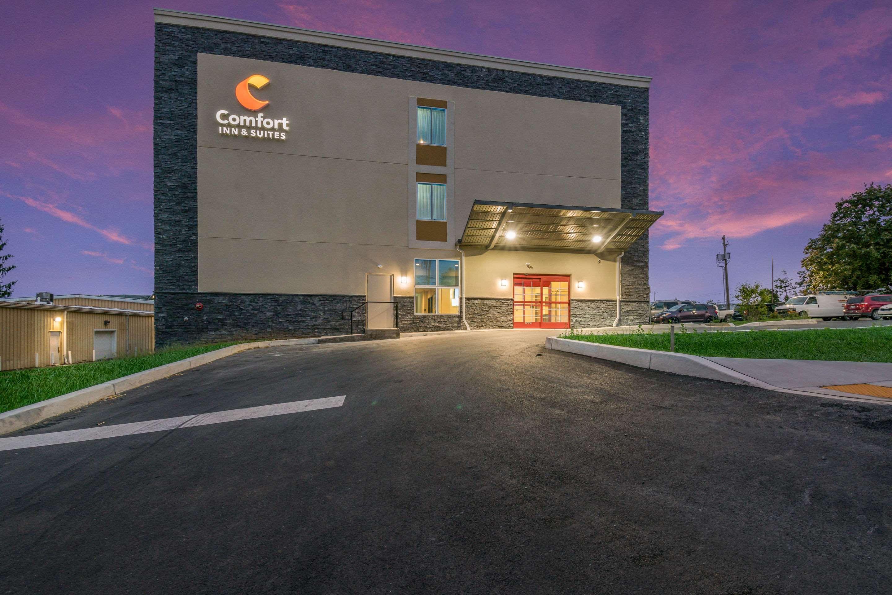 Comfort Inn & Suites Harrisburg - Hershey West Εξωτερικό φωτογραφία