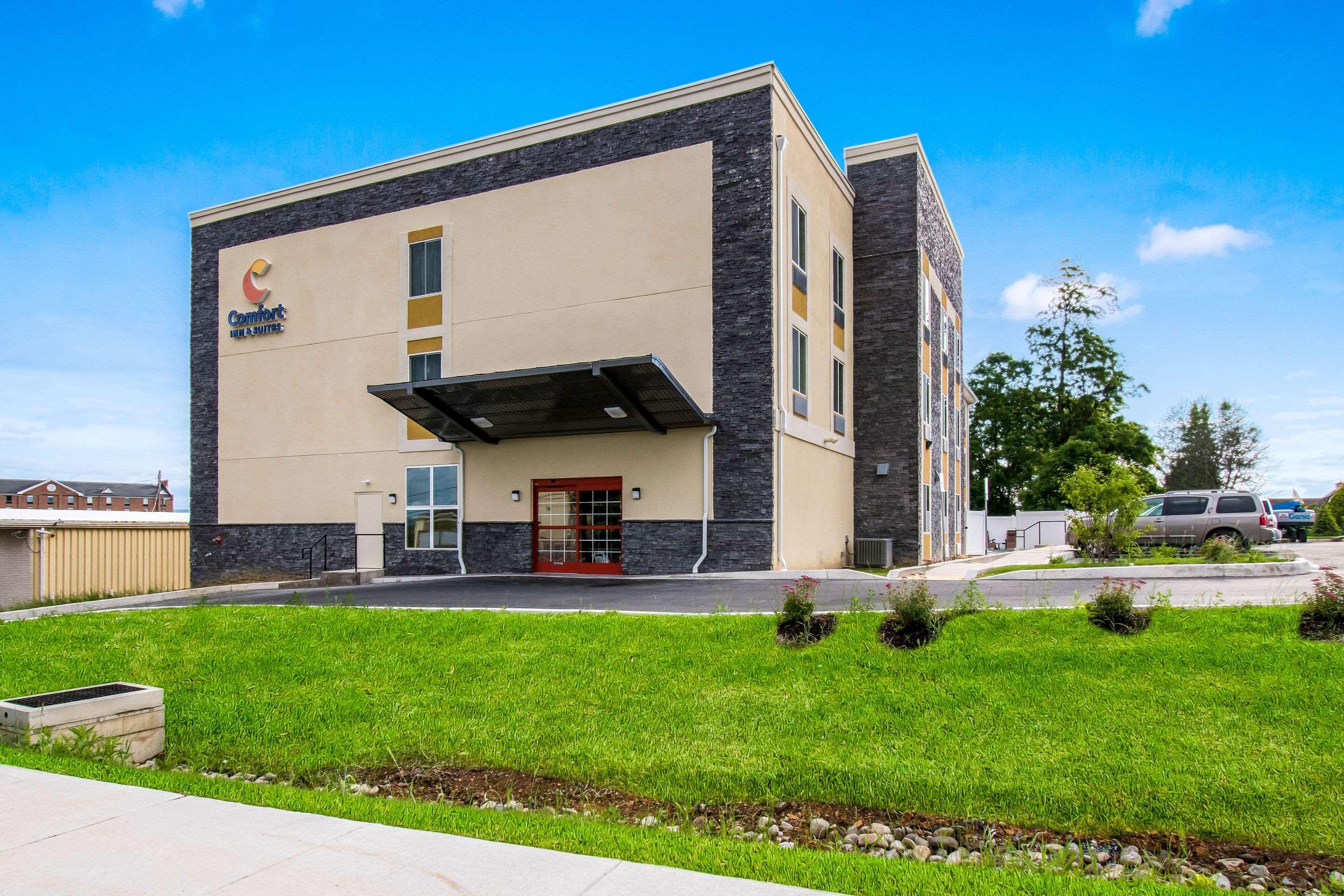 Comfort Inn & Suites Harrisburg - Hershey West Εξωτερικό φωτογραφία